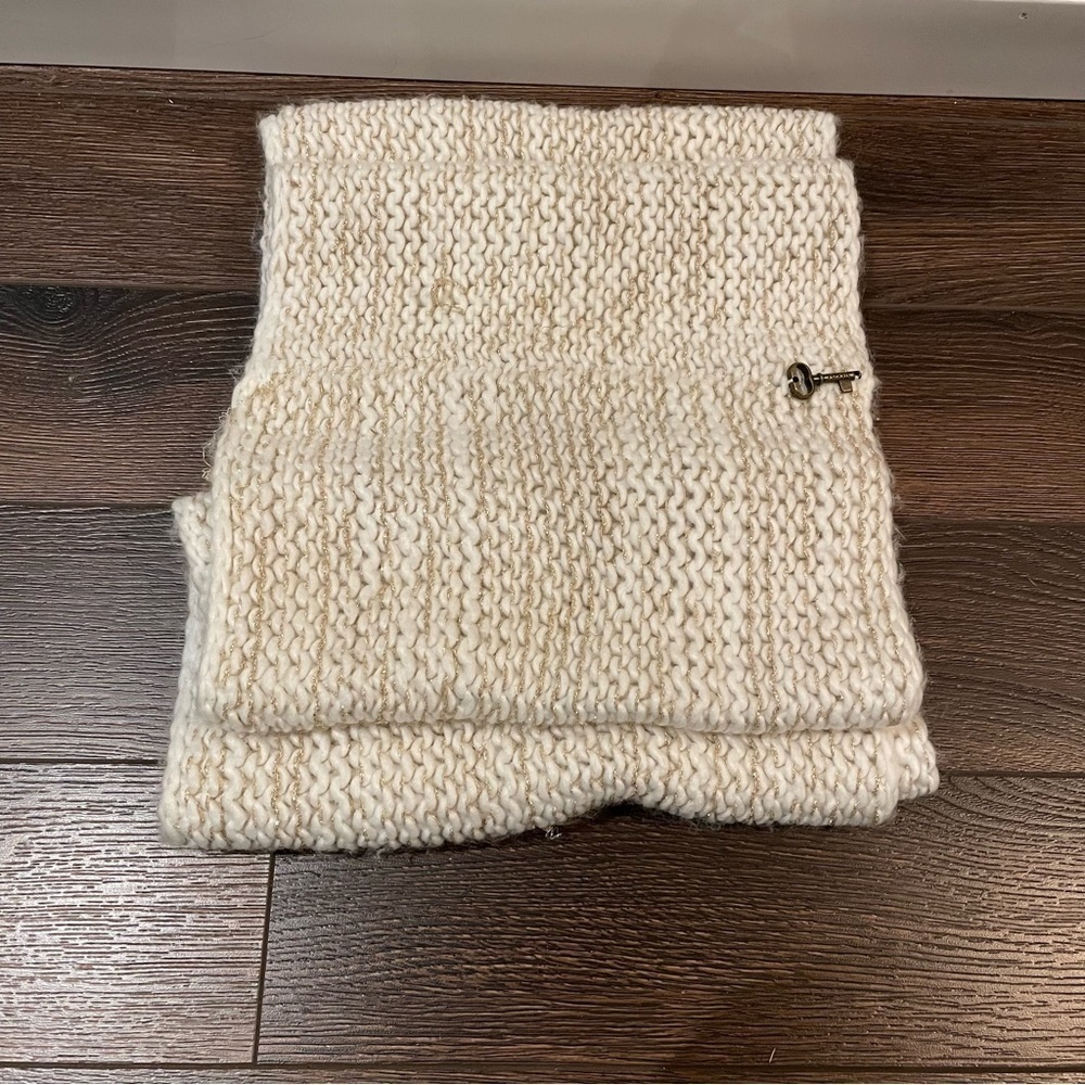 Fossil Soft Knit Infinity Scarf in Cream with Gold Metallic OS